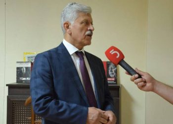 Kendi tüketeceklerini üretemeyenler başkalarının ürettiklerini tüketir