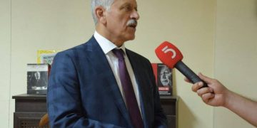 Kendi tüketeceklerini üretemeyenler başkalarının ürettiklerini tüketir